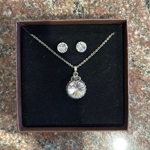 Sorrelli Crystal Necklace and Earring Set